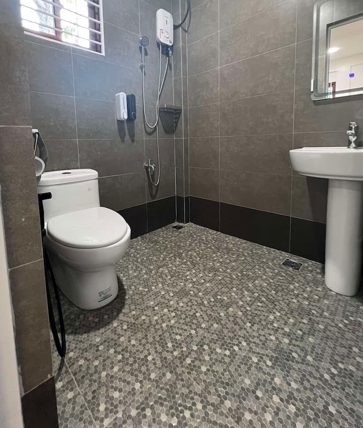 Private Uptown Studio In Km 10 Pacol - Naga
