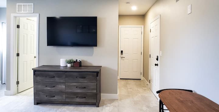 Charming Studio In Fabulous University Pines - Sarasota, FL