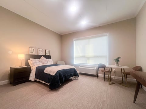 408 Modern Brand New Studio Apartment