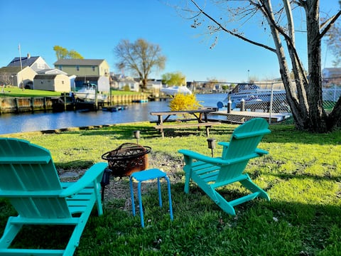 Waterfront Villa with Hot tub & theater/Game room