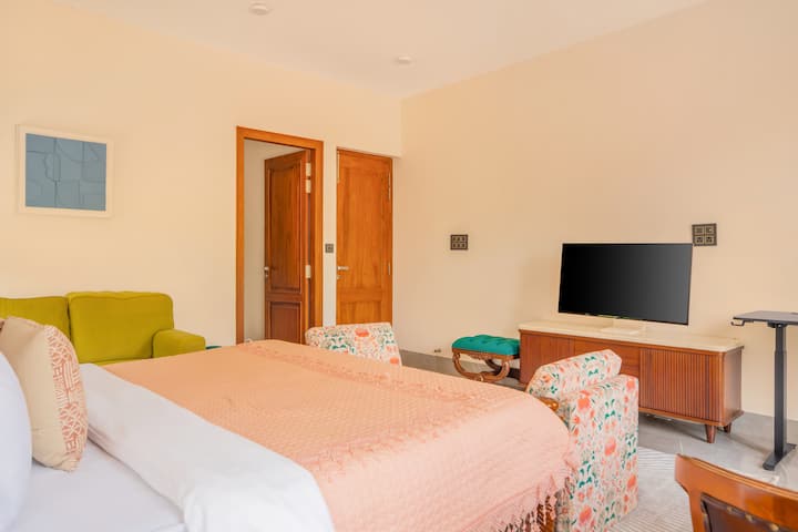 ELIVAAS Casa Verdea VK · Tranquil Retreat W/ Pvt Pool & Lift Near Famous