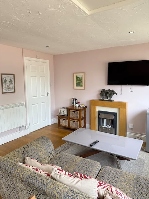 Popular Airbnb listing: Animal Sanctuary Lodge in North Warwickshire