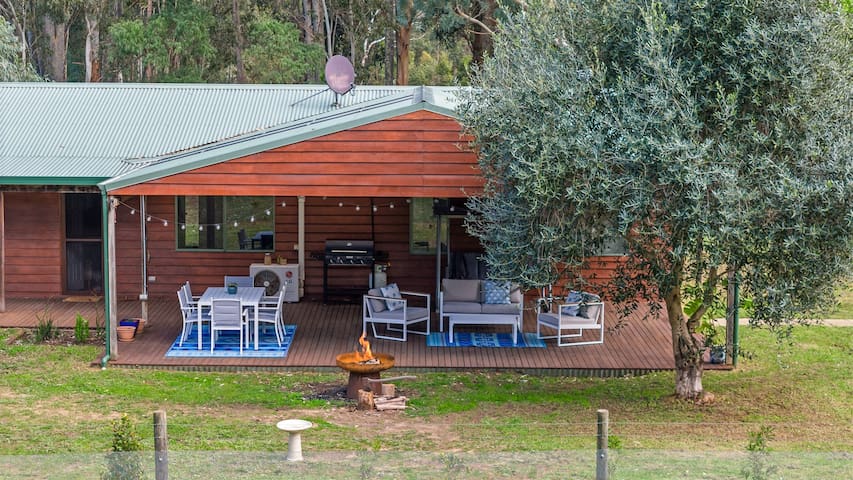 The Owl House Margaret River/dog friendly/Acreage