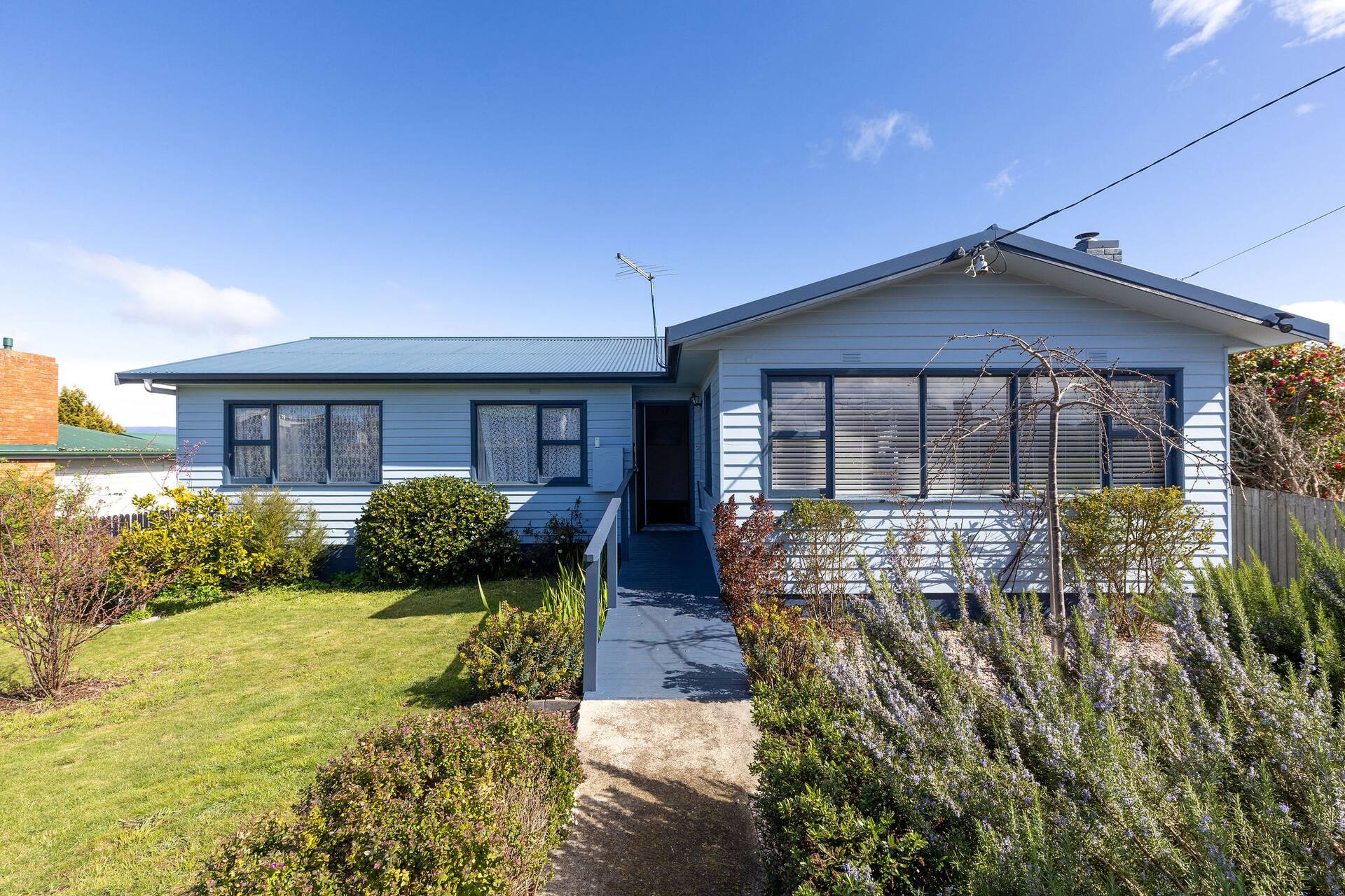 Spacious 3Bdrm House w Mountain Views in Deloraine
