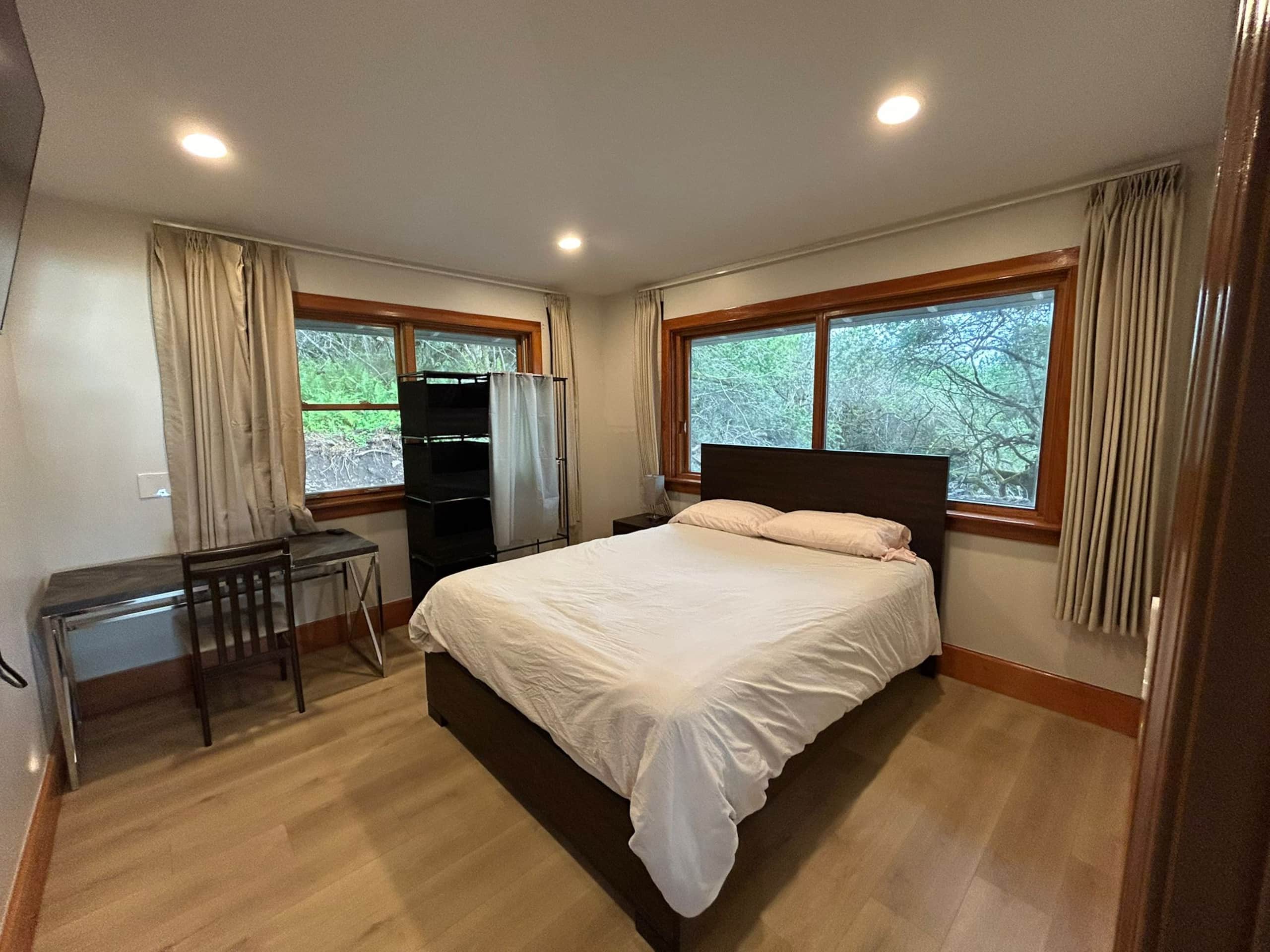 Cabin in Holualoa · ★4.8 · 3 bedrooms · 3 beds · 2 private baths - Image 8