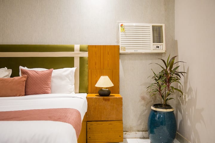 Alaya Stays, Krishna Manor VK · 2BHK Farmhouse W/Private Pool & Lush Garden