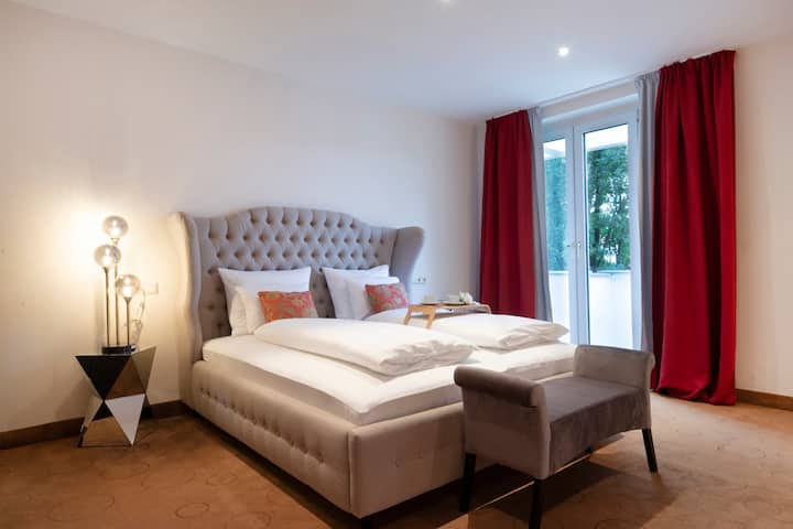 Penthouse Suite At Hotel Biederstein In Schwabing - Munich