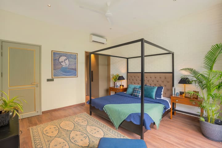 ELIVAAS Purosol VK · Tropical 2bhk Getaway W/ Pool, Near Famous Beaches