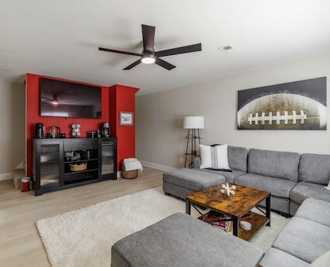 Top Airbnb: Mid-Term and Student Rental Close to UGA in Athens Clarke County Unified Government (Balance)