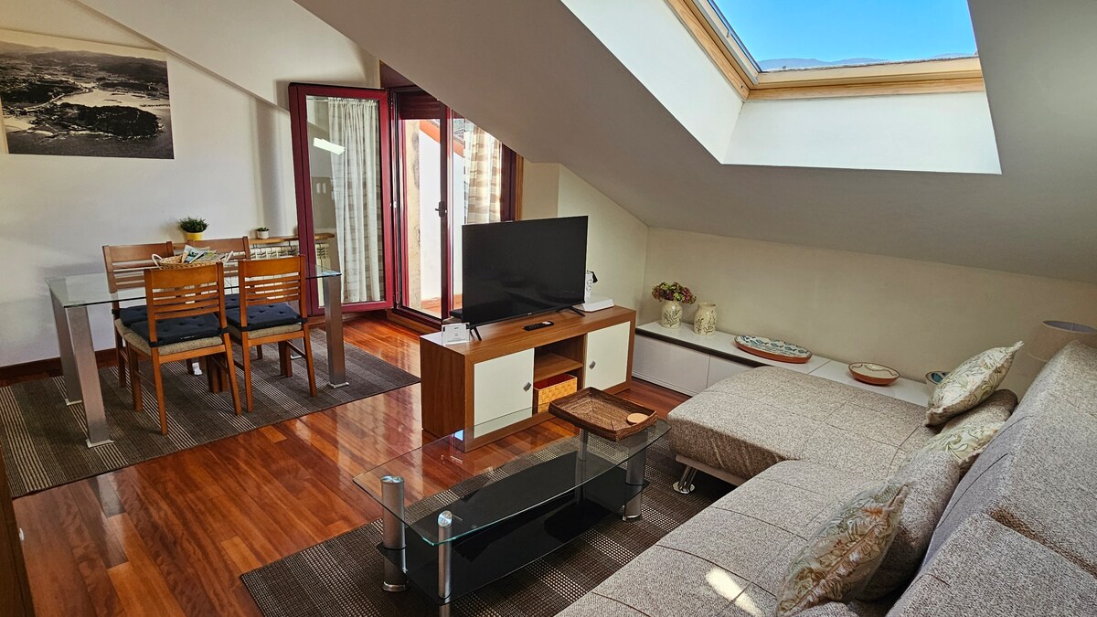 Successful Airbnb property: 52 m2 apartment in Sabaris-Baiona, 0.6 km from the beach in Baiona