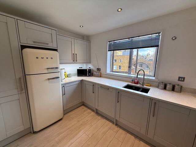 Covent Garden Apartment gallery image 3