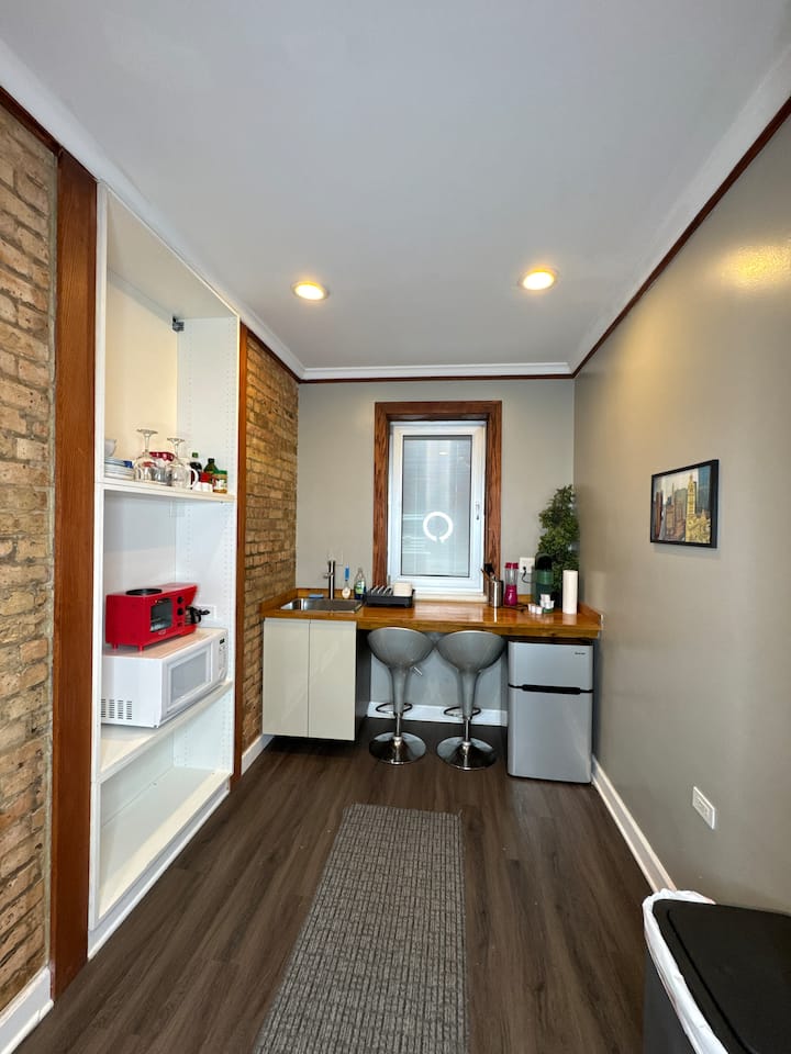 Charming Old Town Getaway Near Chicago Attractions - Chicago, IL