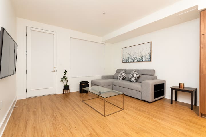 Stylish Glendale Escape 1bd | Pool + Free Parking - Los Angeles, CA