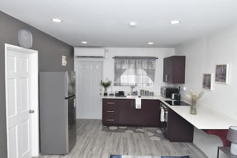 Good Stay Modern & Stylish Studio Apartment Apt 2