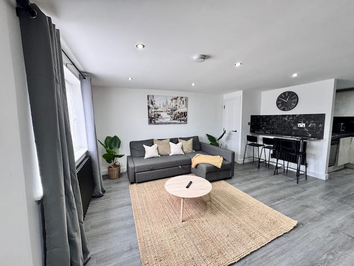 2 Bed 2 Bath|sleeps 6| Self Check In|wifi|car Park - Peterborough
