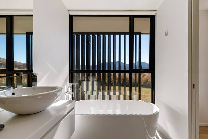 The Lake House by Sotheby’s Luxury Rental Homes