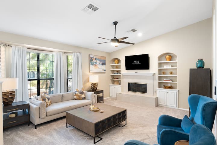 Glendale Paradise | Pool | Pickleball | Putt-Putt