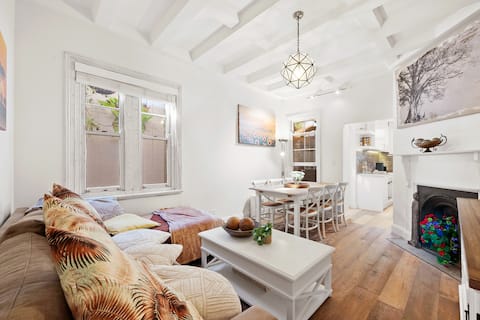 Top performing Airbnb: Waterfront Residence | Views | Comfort | Ease in Millers Point