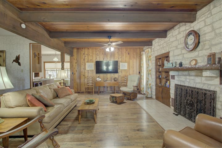 New! Country Living On Acres I 20 Mins To Austin - Buda, TX