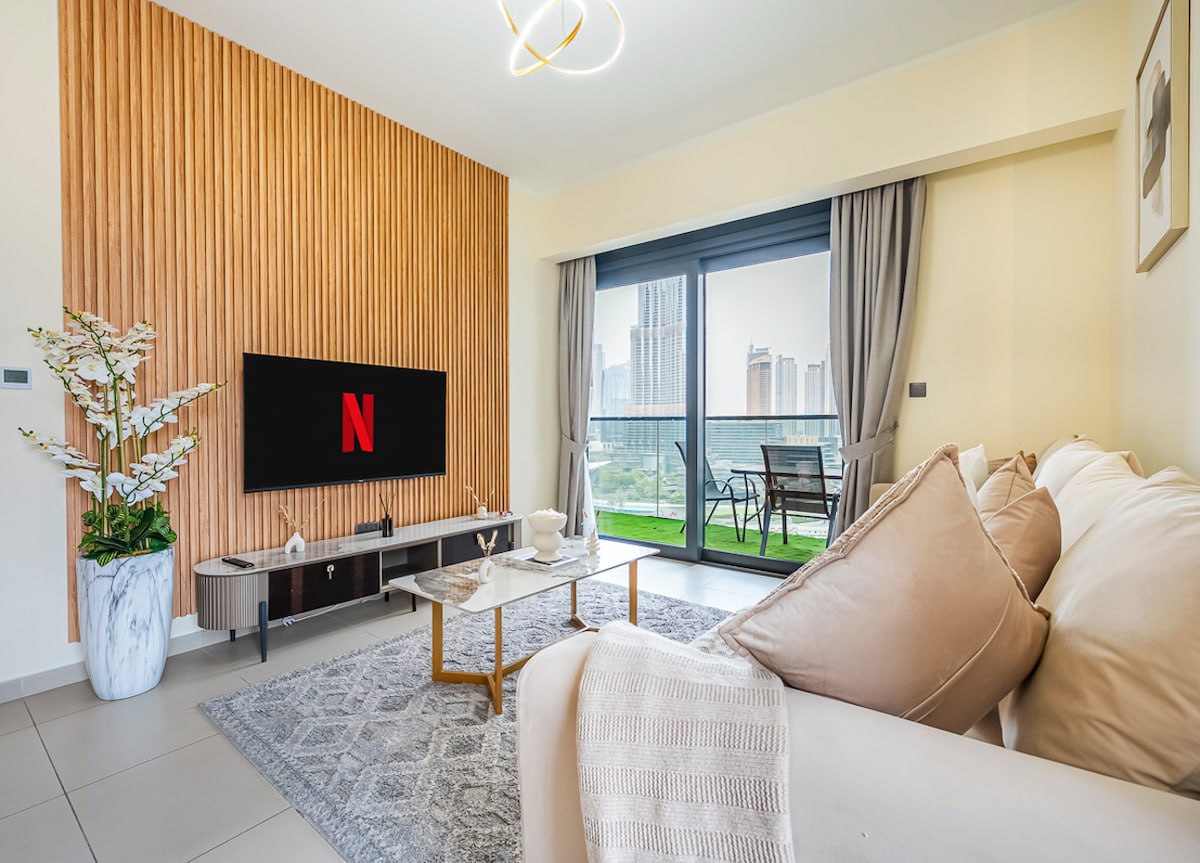 2 Bedroom Furnished Apartment with Direct Burj Khalifa View 4
