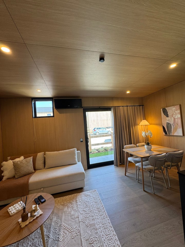 Stylish Remarkables Retreat - Queenstown