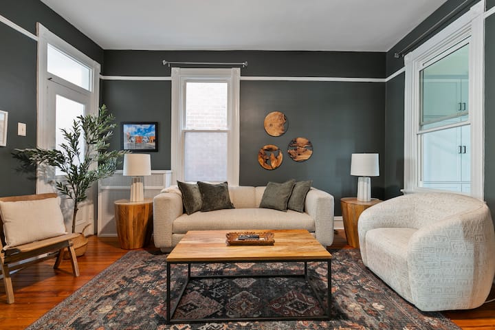 Updated Historic Home | Walk To Carytown & Vmfa - Richmond, VA