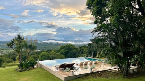 2BR Mountainview Home Priv. Splash & Infinity Pool