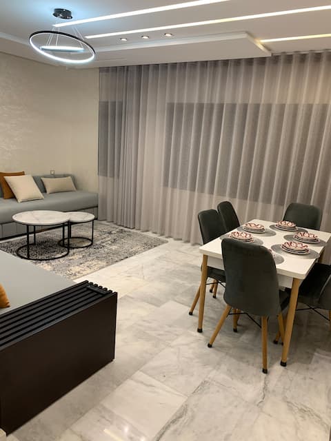 Popular Airbnb listing: Luxury • City Center • Stunning View • 1 minute from the park in Arrondissement D'agdal مقاطعة أكدال