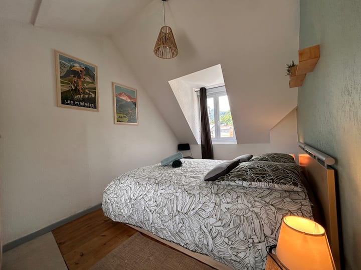 140x190 床，30 厘米厚/舒适
提供床上用品 