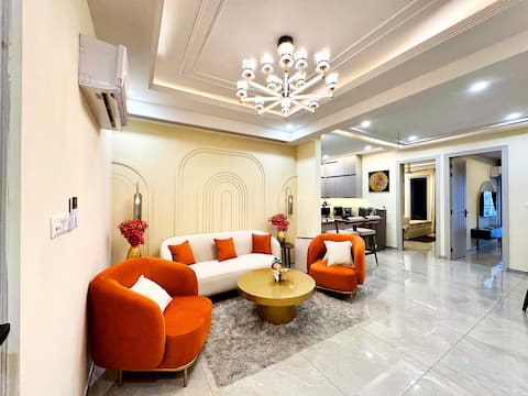 Luxe 3BHK | AC-Cafes-Netflix-Kitchen-Balc | Nr Airport