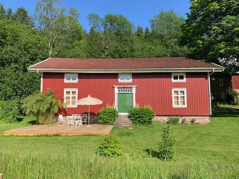 Enjoy country life in Edvinshuset