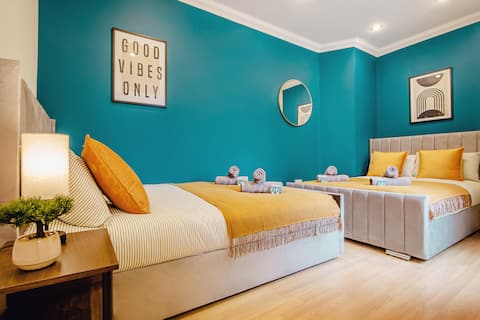 Cosy Central Apartment | Free Parking | 6PPL