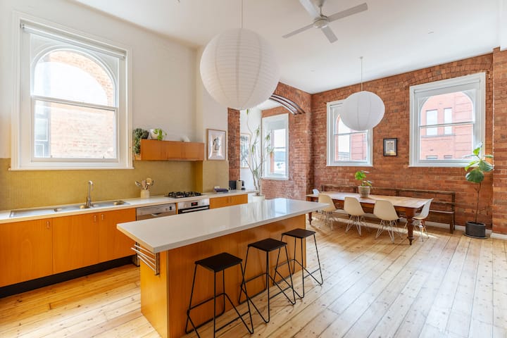 Foy & Gibson—An Industrial Chic Historic Warehouse