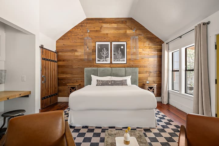 Camp Comfort | Social Events | Corp Retreats - Comfort, TX