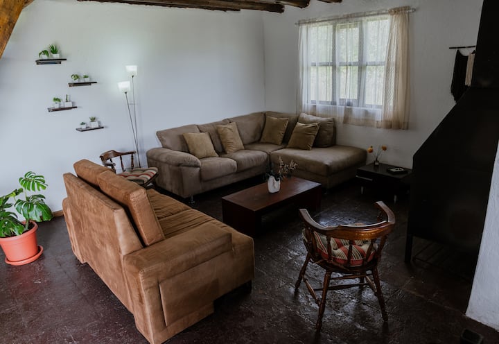 Sala Interior para 8 personas con chimenea.