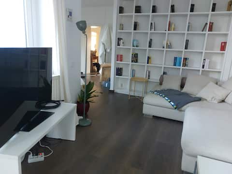 Beliebte Airbnb-Anzeige: Great old building apartment Messe Grugahalle Rü in Rüttenscheid