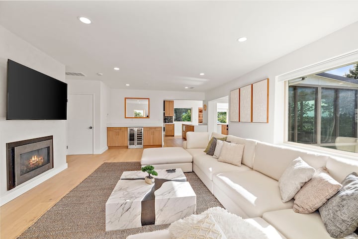 Sunlit & Spacious Seattle Home Near Space Needle - Seattle