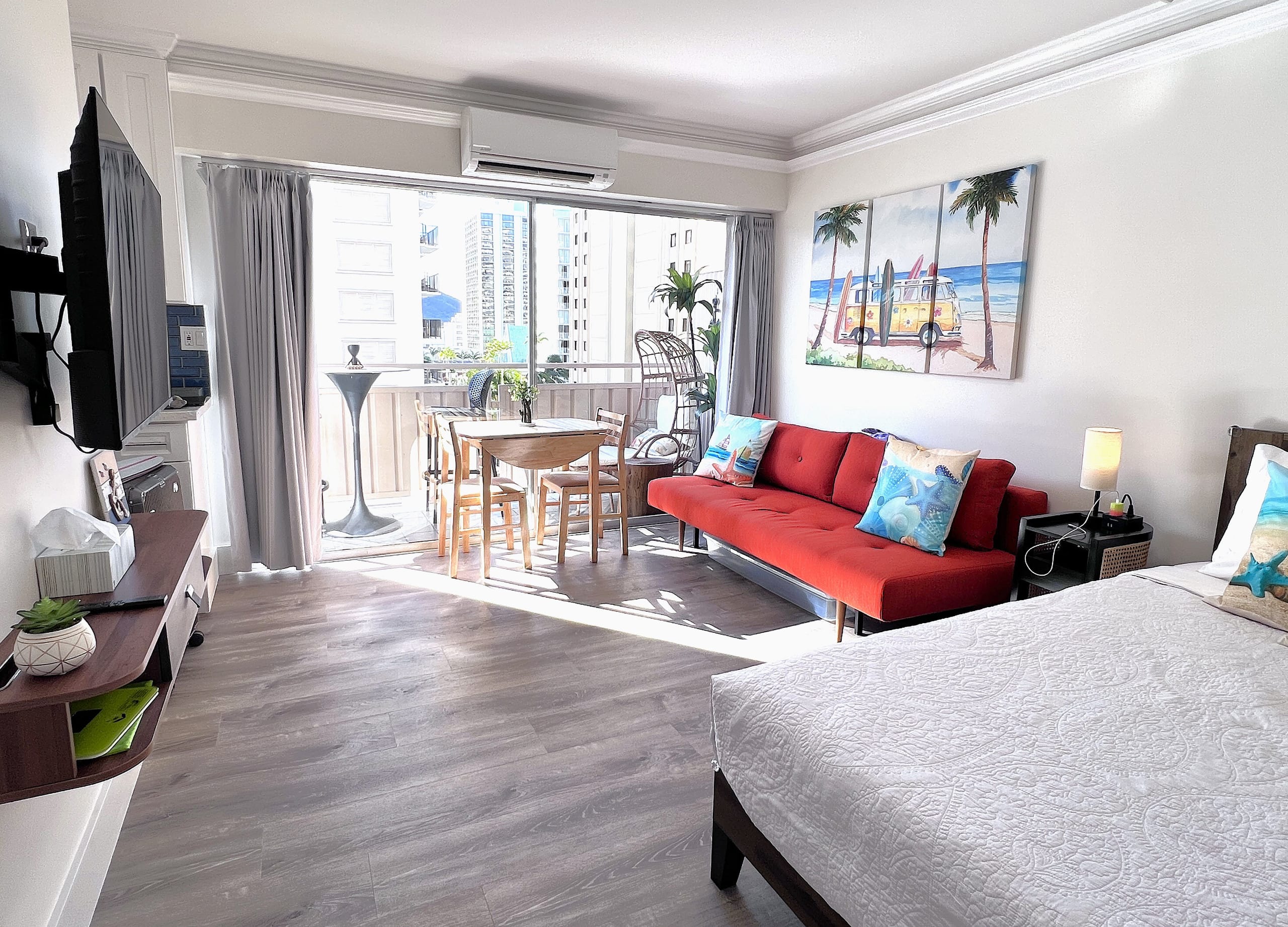 1 Block to Waikiki beach, New Renovation, View - Image 2