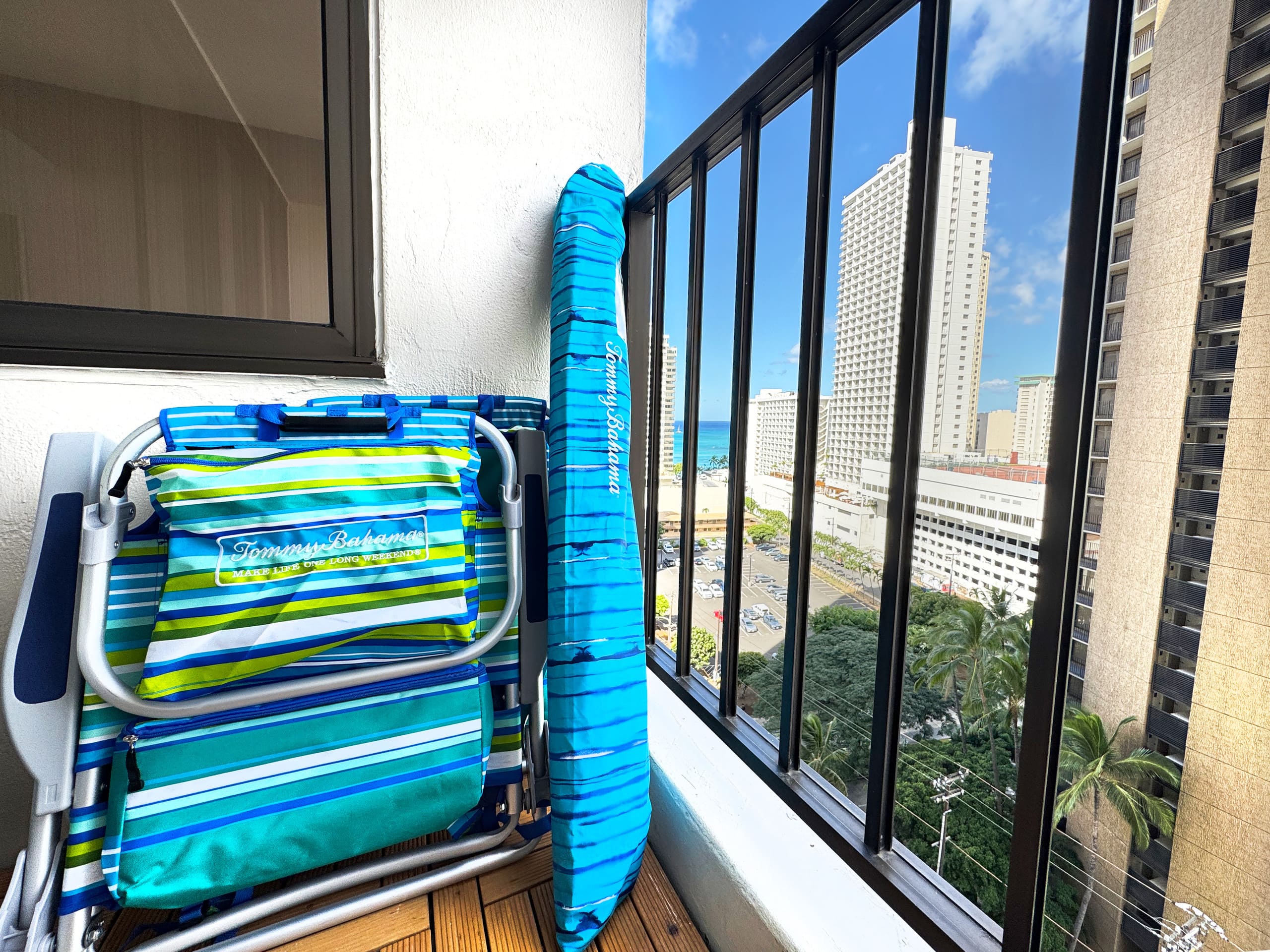 Waikiki condo w/ ocean view & beach access - Image 55