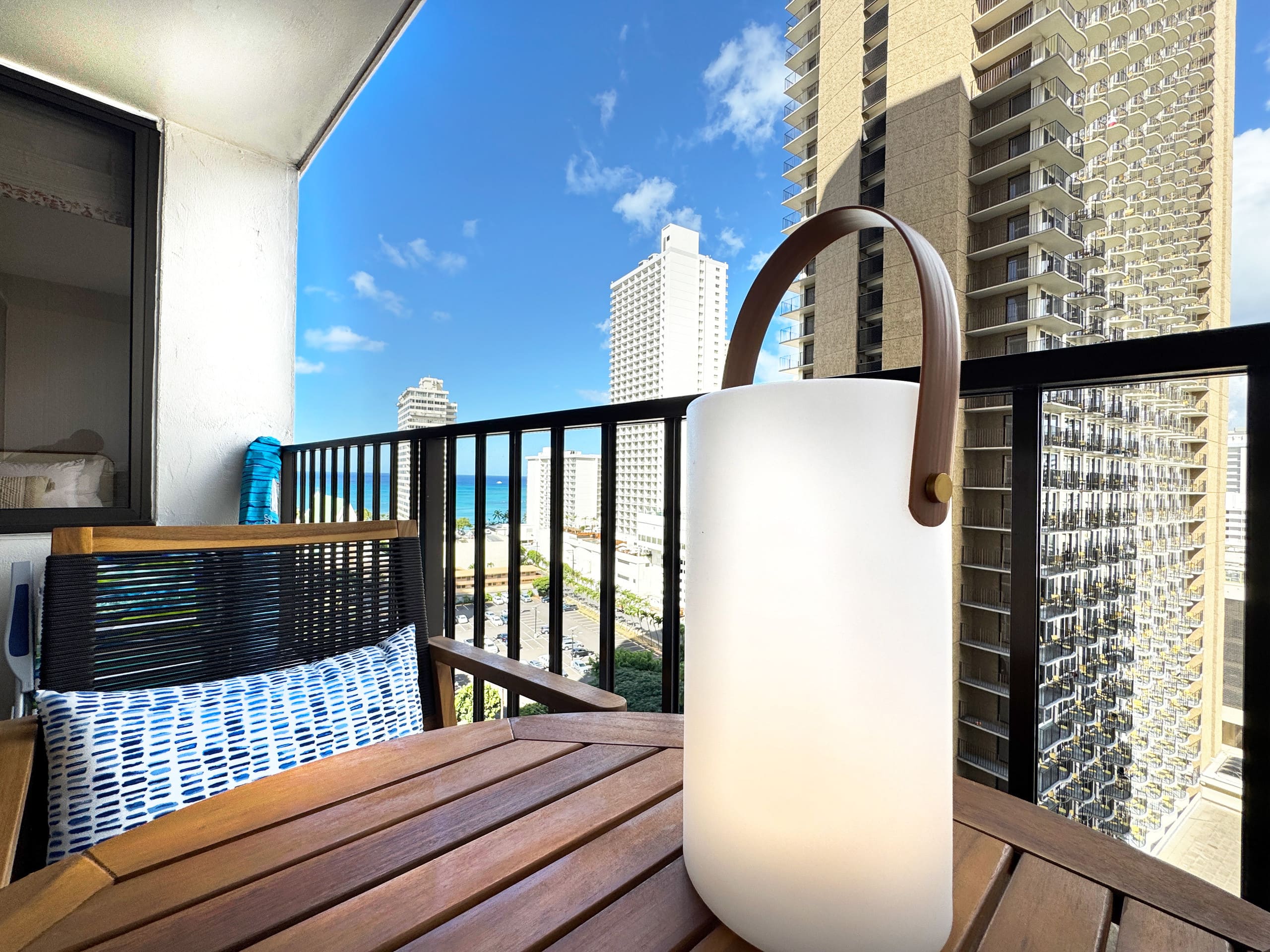 Waikiki condo w/ ocean view & beach access - Image 56