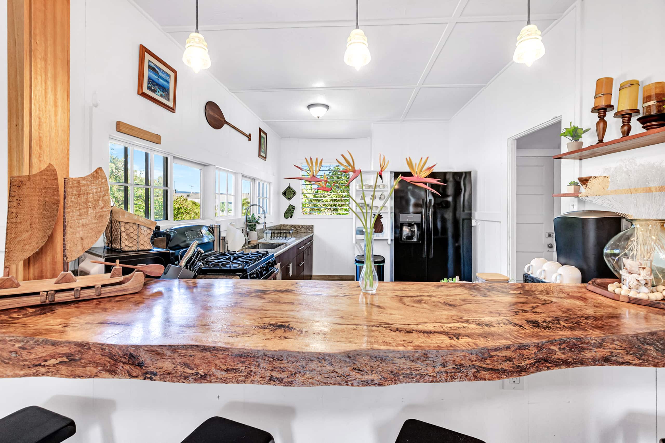 Home in Hilo · ★4.93 · 4 bedrooms · 4 beds · 2 baths - Image 13