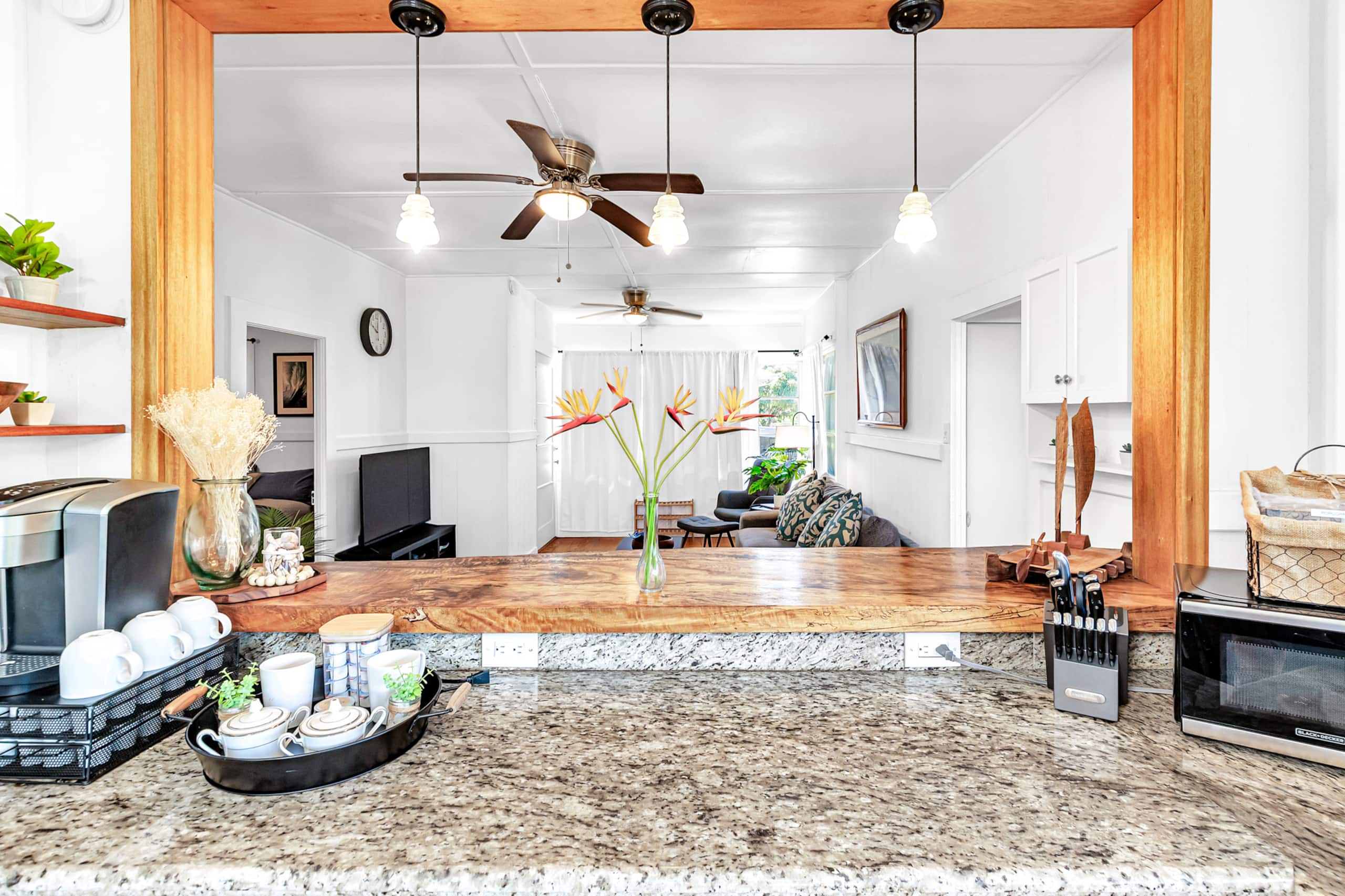 Home in Hilo · ★4.93 · 4 bedrooms · 4 beds · 2 baths - Image 8