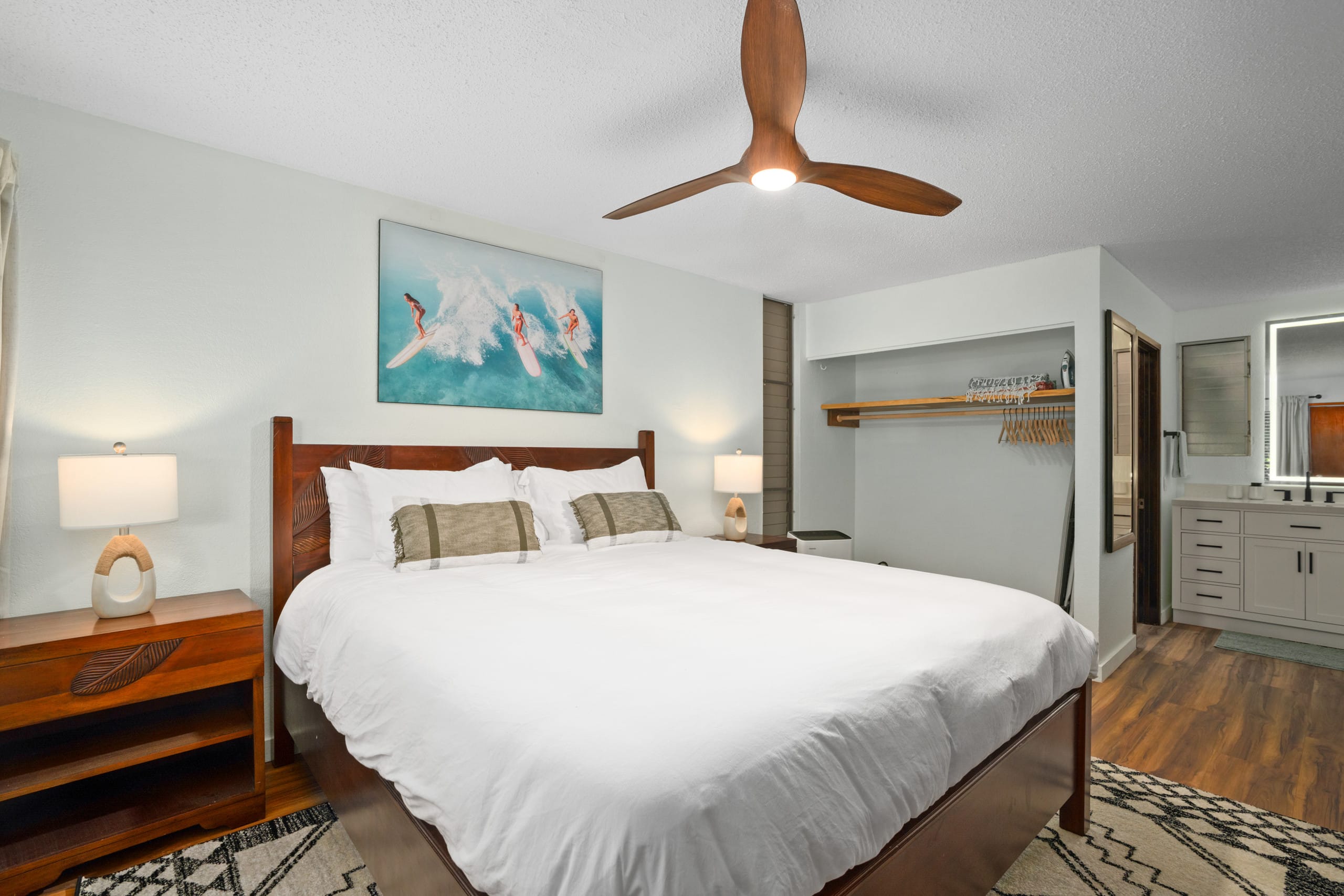 NEW Evergreen Escape • Stylish w/AC, HotTub & Pool - Image 11