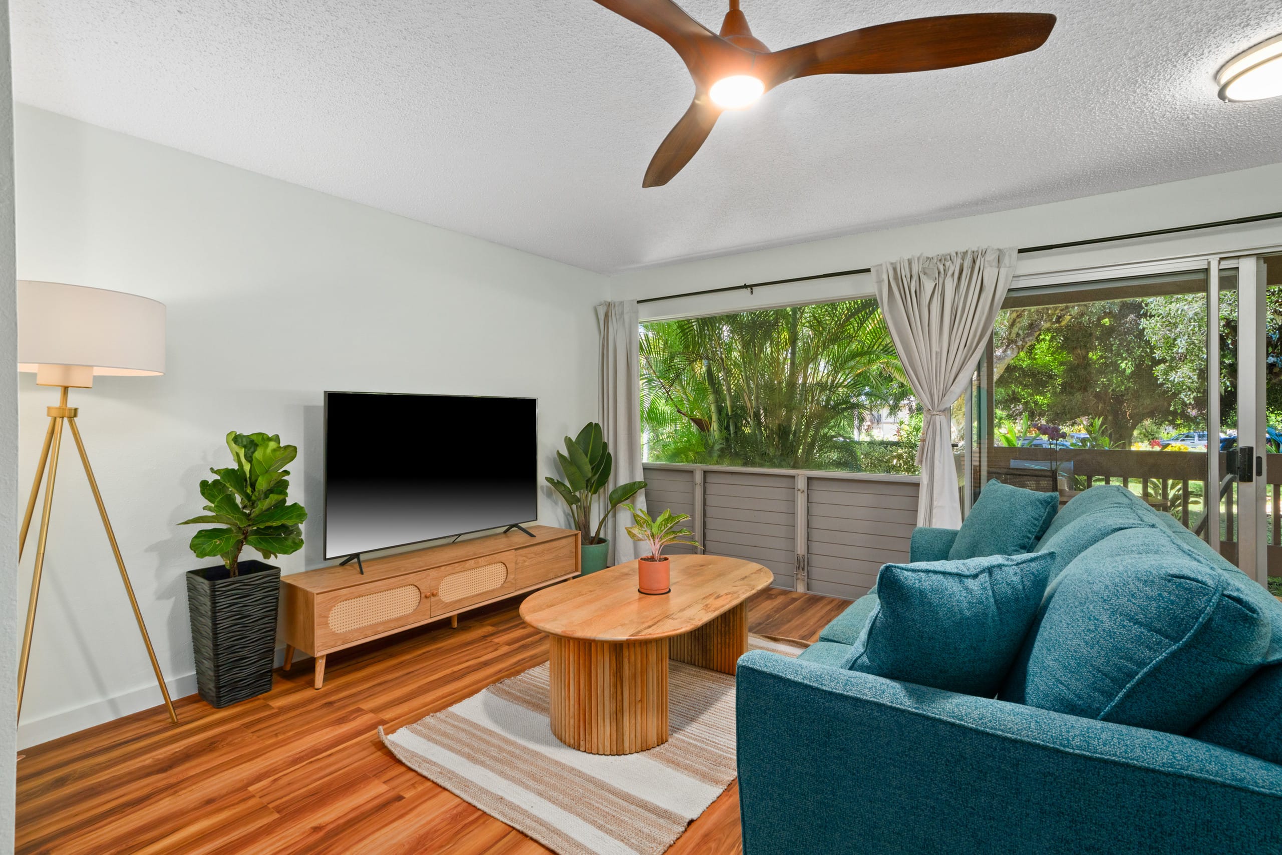 NEW Evergreen Escape • Stylish w/AC, HotTub & Pool - Image 4