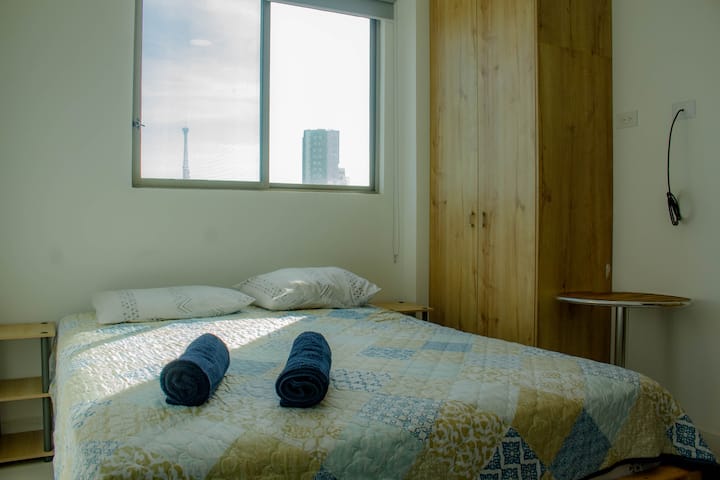 СТАИ С БАНЯ, ТОПЛА ВОДА, ЗАВЕСИ ЗА СЛЪНЦЕ, ПОЧИСТЕНИ И ДЕЗИНФЕКЦИРАНИ ЗА ВАШИЯ КОМФОРТ