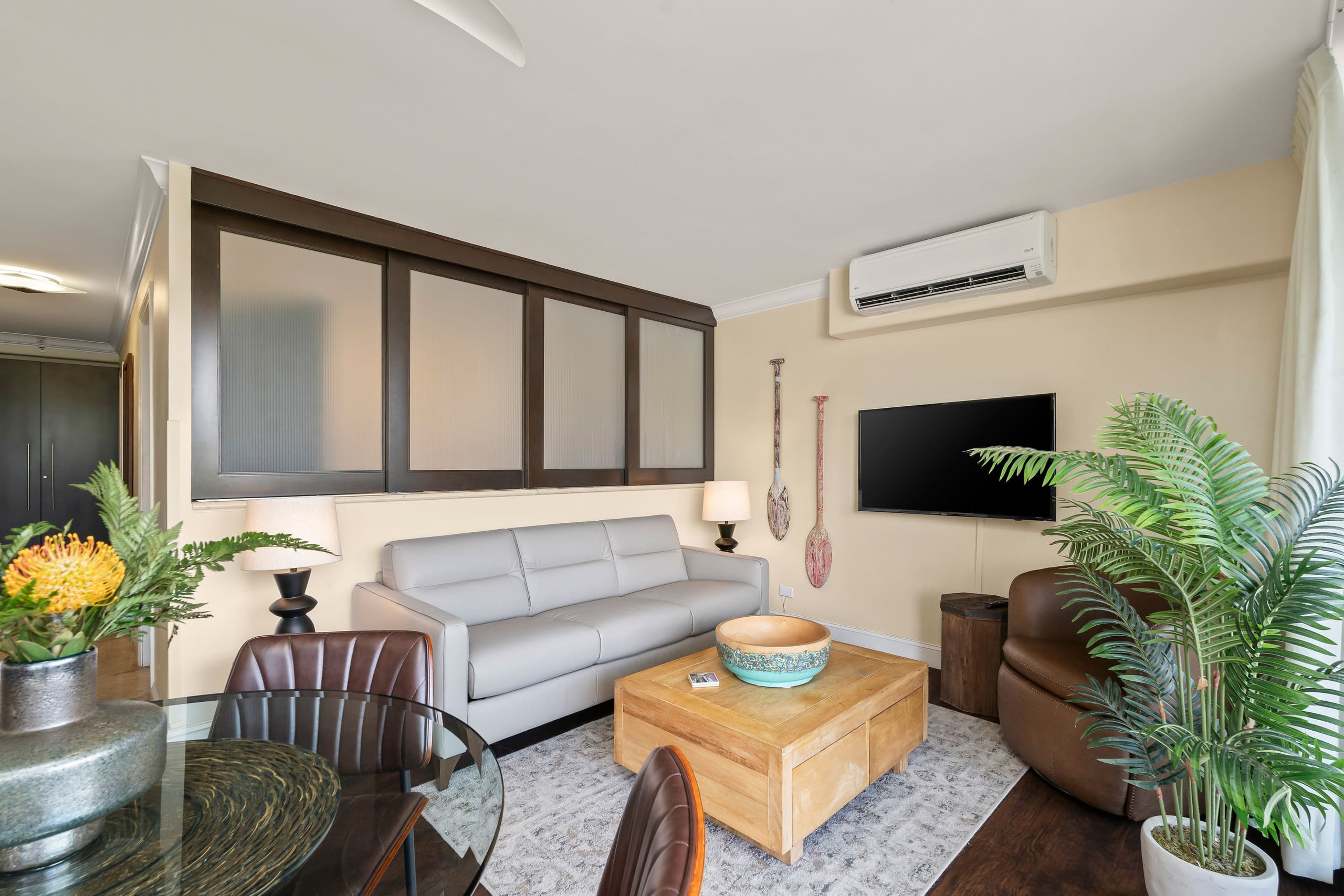 Condo in Honolulu · ★4.81 · 2 bedrooms · 3 beds · 1 private bath - Image 7