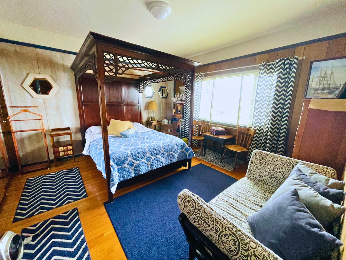 غرفة الكابتن!