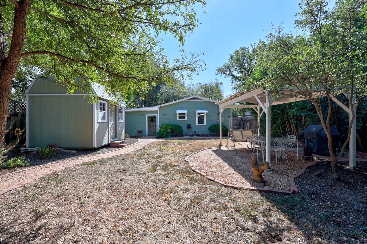 Cozy and Spacious House in Hyde Park