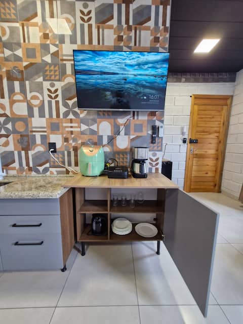 Successful Airbnb property: Loft Mary 2 km from the beach and 10 min from Beto Carreiro. in Penha