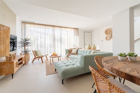 3 bedrooms with 2 bathrooms and XL terrace (207)